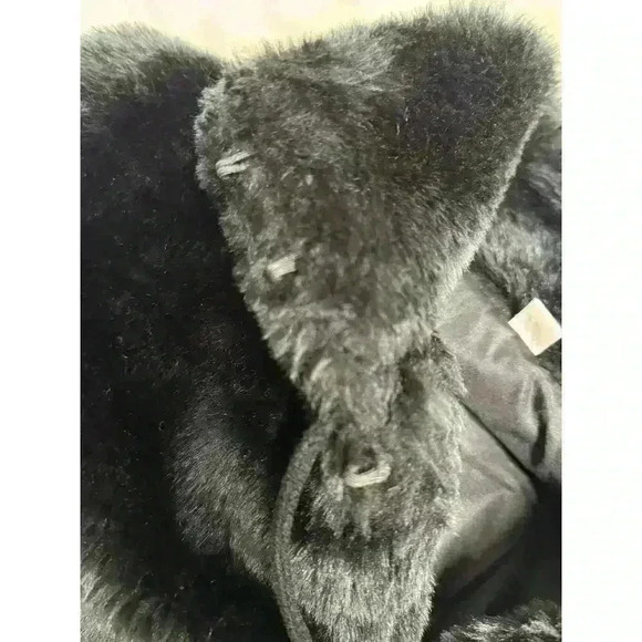 FAUX FUR BLACK VEST WITH POM POM TASSELS HOOK CLOSURE STAND UP COLLAR SIZE L - Picture 11 of 11